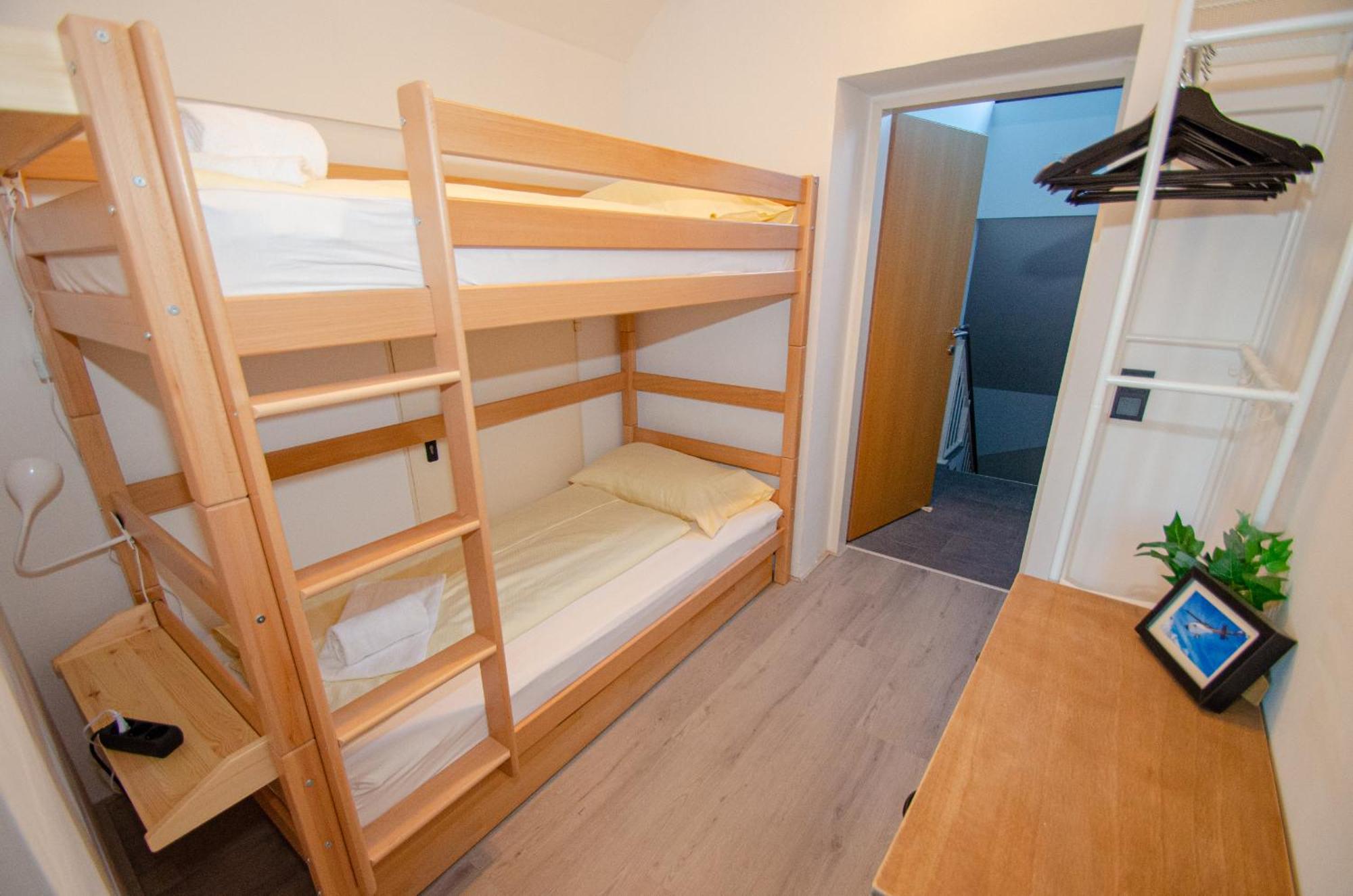 Post Residence Apartments By All In One Apartments Τσελ αμ Ζέε Δωμάτιο φωτογραφία